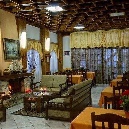 Izela Hotel กาลาเนรา ภายนอก รูปภาพ
