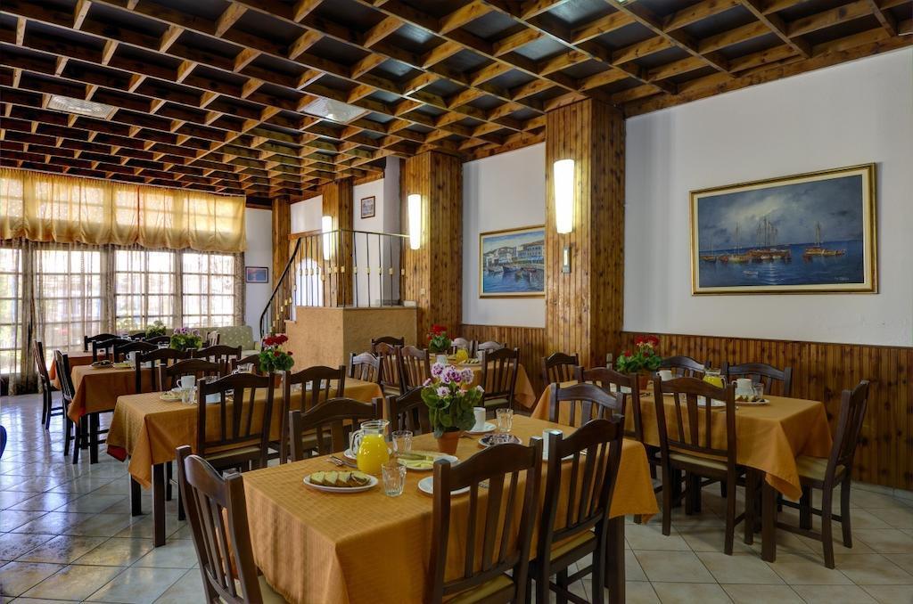 Izela Hotel กาลาเนรา ภายนอก รูปภาพ