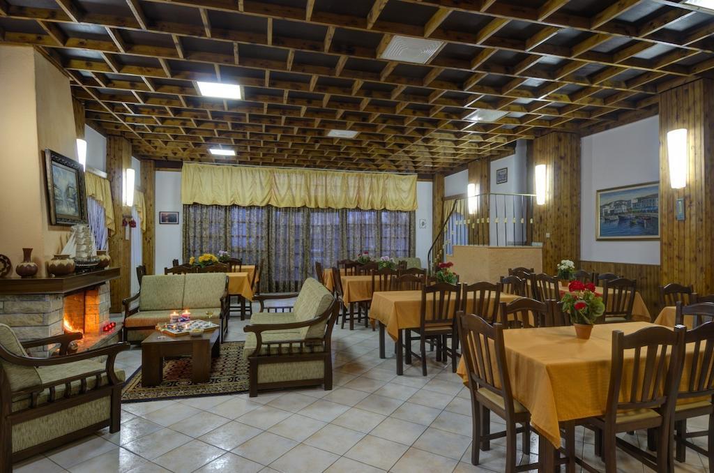 Izela Hotel กาลาเนรา ภายนอก รูปภาพ