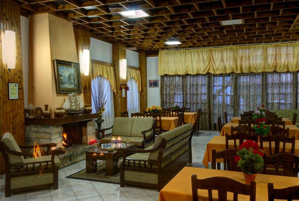 Izela Hotel กาลาเนรา ภายนอก รูปภาพ