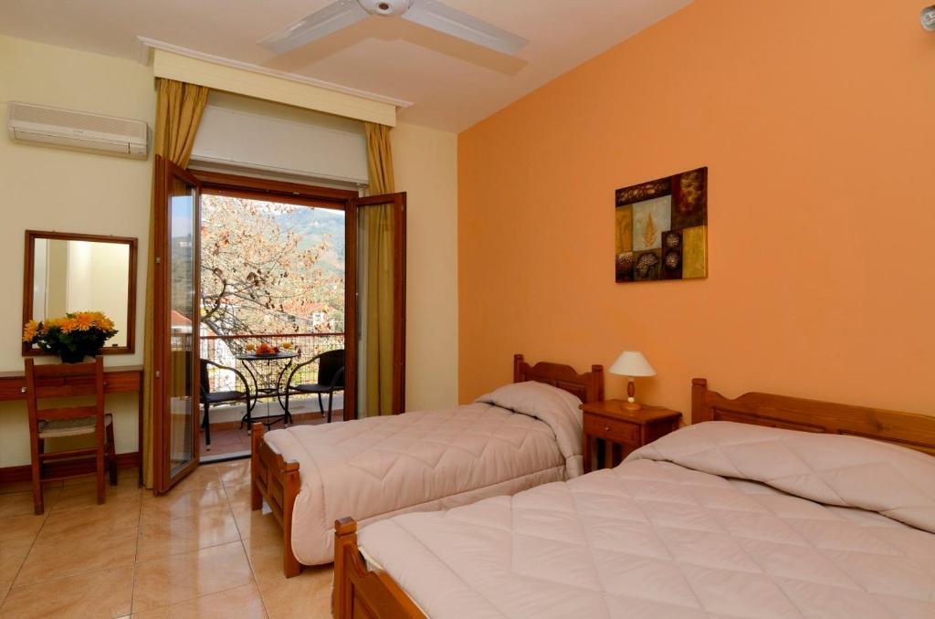 Izela Hotel กาลาเนรา ภายนอก รูปภาพ